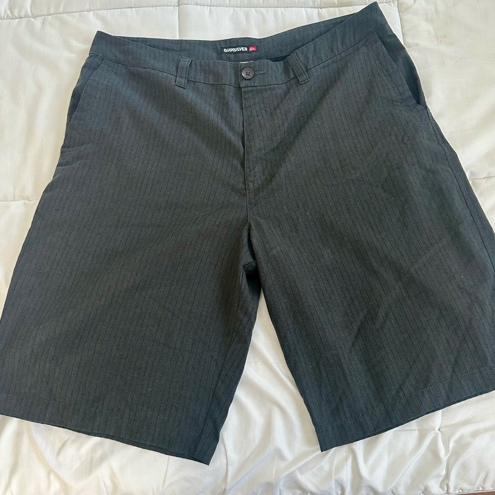 Quiksilver Men's Black Flat Front Shorts
